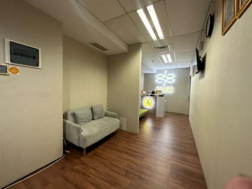 Sewa Ruang Kantor Menara 165 di Jakarta Selatan (227 m2) Gambar 1