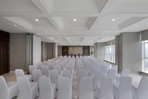 Sewa Ruang Kantor Roseville SOHO & Suite di Tangerang (100 m2) Gambar 5
