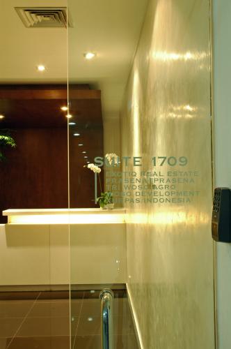 Sewa Ruang Kantor The East Tower di Jakarta Selatan (9 m2) Gambar 1