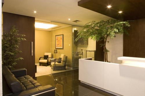 Sewa Ruang Kantor The East Tower di Jakarta Selatan (9 m2) Gambar 2
