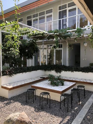 Sewa Ruang Kantor Damarasha Coffe and Space di Yogyakarta (12 m2) Gambar 3