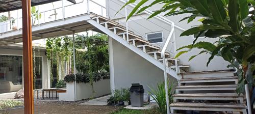 Sewa Ruang Kantor Damarasha Coffe and Space di Yogyakarta (12 m2) Gambar 4