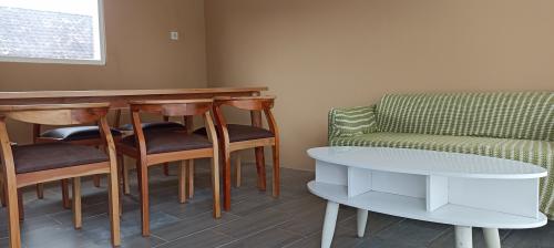 Sewa Ruang Kantor Damarasha Coffe and Space di Yogyakarta (12 m2) Gambar 6