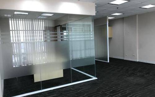 Sewa Ruang Kantor Menara DEA di Jakarta Selatan (110 m2)