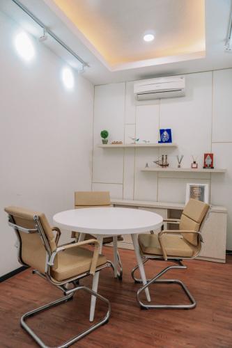 Sewa Ruang Kantor Grand Slipi Tower di Jakarta Barat (200 m2) Gambar 4