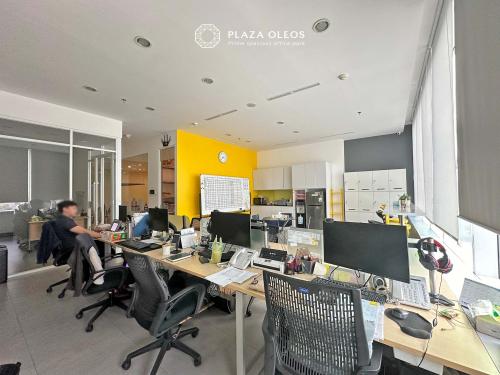 Sewa Ruang Kantor Plaza Oleos di Jakarta Selatan (45 m2) Gambar 5