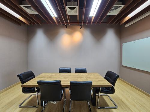 Sewa Ruang Kantor World Capital Tower di Jakarta Selatan (118.21 m2) Gambar 1