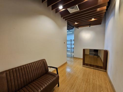 Sewa Ruang Kantor World Capital Tower di Jakarta Selatan (118.21 m2) Gambar 5