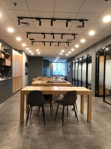 Sewa Ruang Kantor Menara Sudirman di Jakarta Selatan (500 m2) Gambar 2