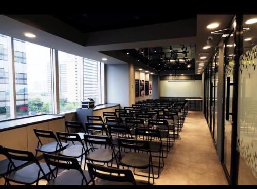 Sewa Ruang Kantor Menara Sudirman di Jakarta Selatan (500 m2) Gambar 3