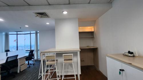 Sewa Ruang Kantor Menara 165 di Jakarta Selatan (117 m2) Gambar 6