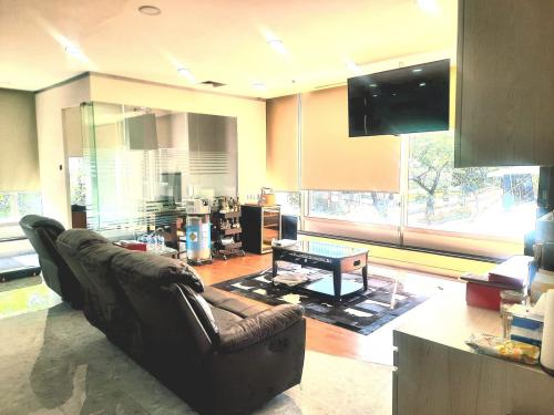 Jual Ruang Kantor Plaza Asia di Jakarta Selatan (220 m2) Gambar 1