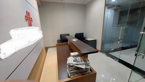 Sewa Ruang Kantor APL Tower di Jakarta Barat (122 m2) Gambar 1