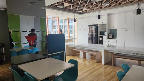 Sewa Ruang Kantor South Quarter di Jakarta Selatan (1000 m2) Gambar 2