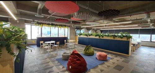 Sewa Ruang Kantor Japfa Indoland Center di Surabaya (210 m2) Gambar 4