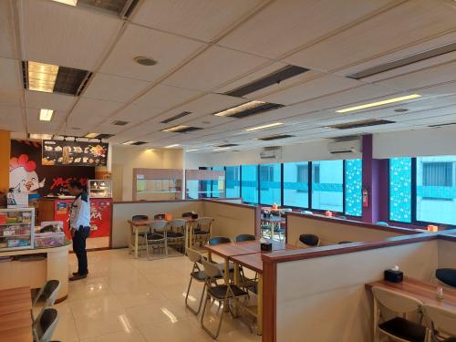 Sewa Ruang Kantor Japfa Indoland Center di Surabaya (210 m2) Gambar 6