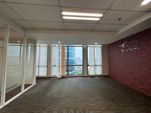 Sewa Ruang Kantor Menara 165 di Jakarta Selatan (103 m2) Gambar 1