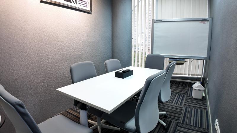 Small Meeting Room Gambar 2