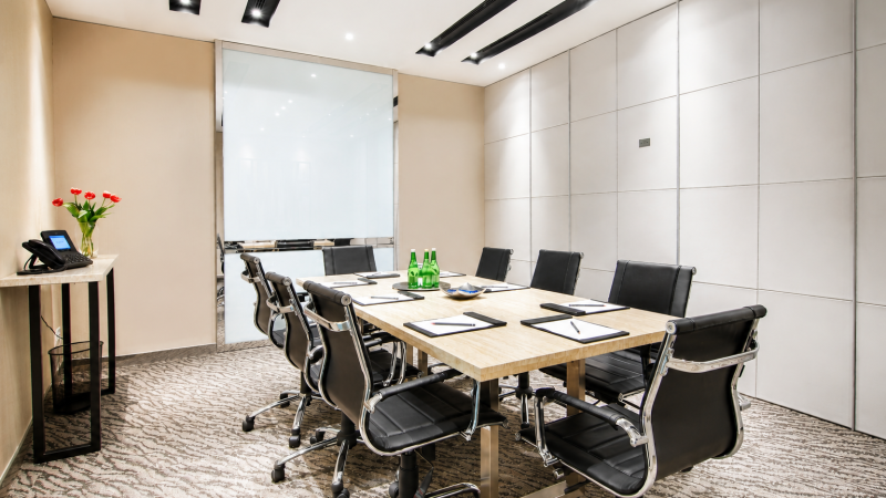 CEO SUITE - AXA Tower Gambar 4