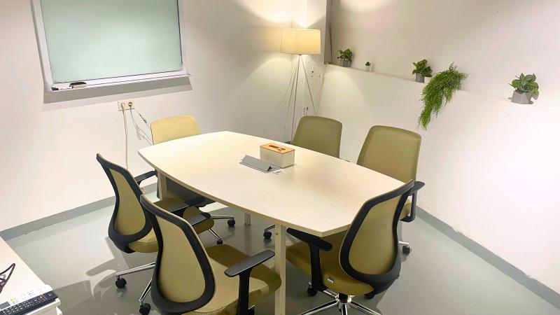 Meeting Room (6 pax) Gambar