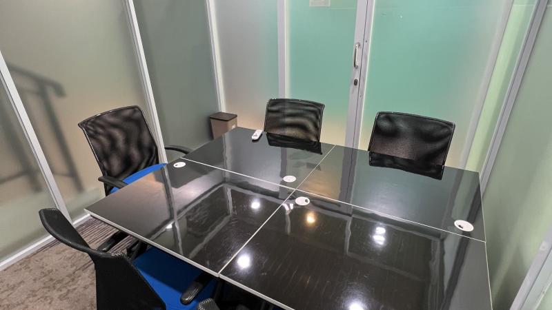 Small Meeting Room Gambar 2
