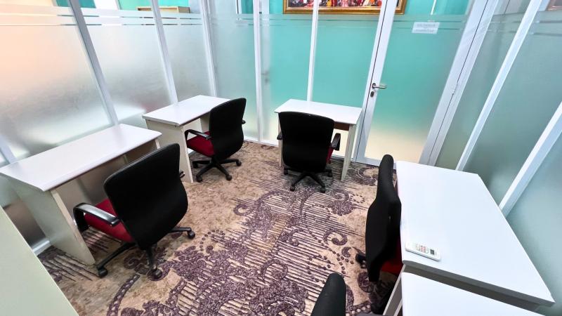 Private Office Medium Gambar