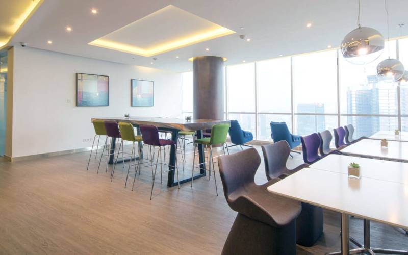 CEO SUITE - AXA Tower Gambar 2