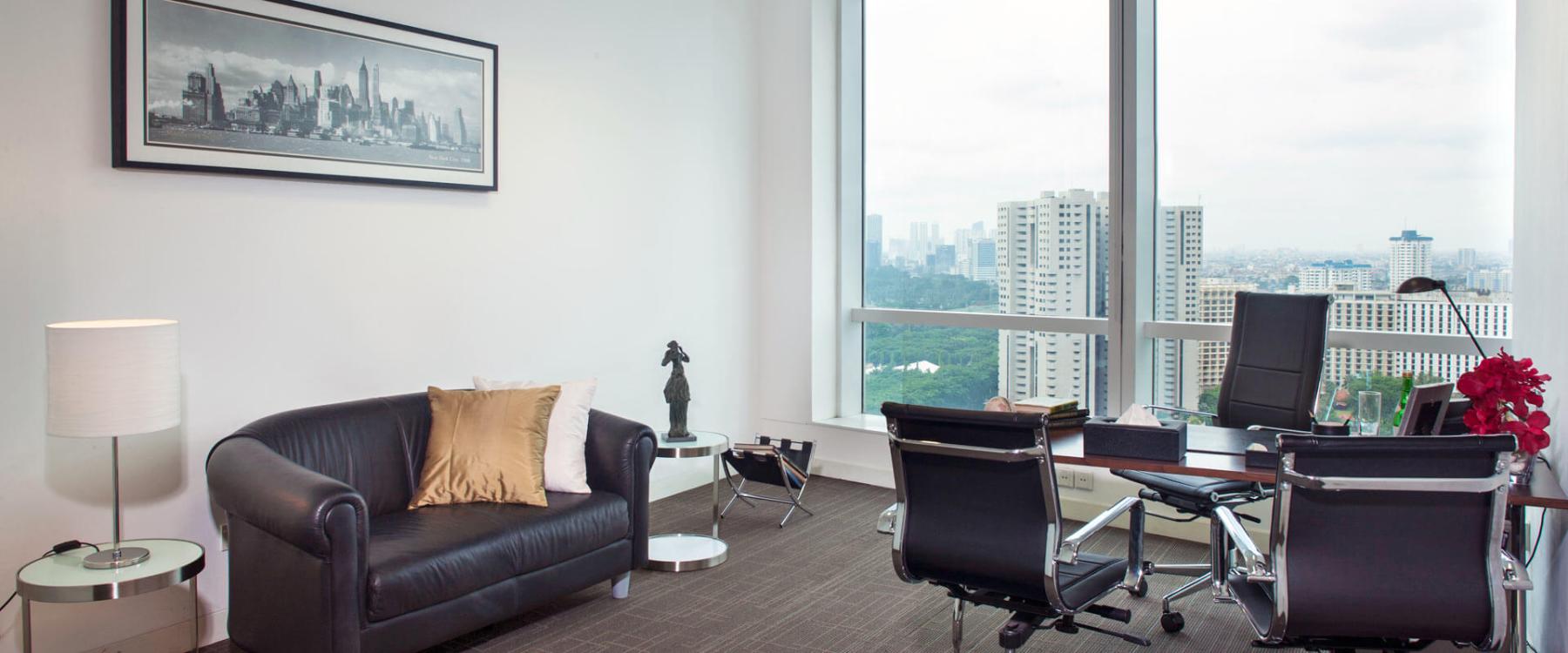 CEO SUITE - One Pacific Place Gambar 4