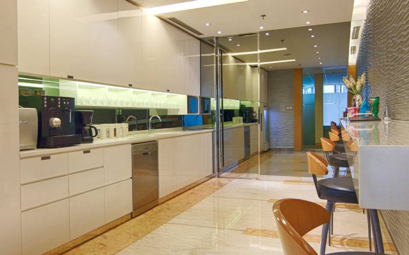 CEO SUITE - Wisma GKBI Gambar 4