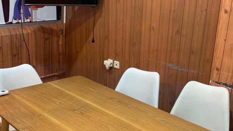 Small Meeting Room Gambar 2