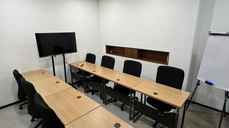 Meeting Room (4-17pax) Gambar 2