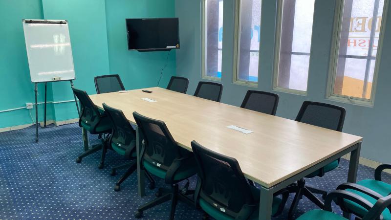 Meeting Room (9-15 pax) Gambar 2