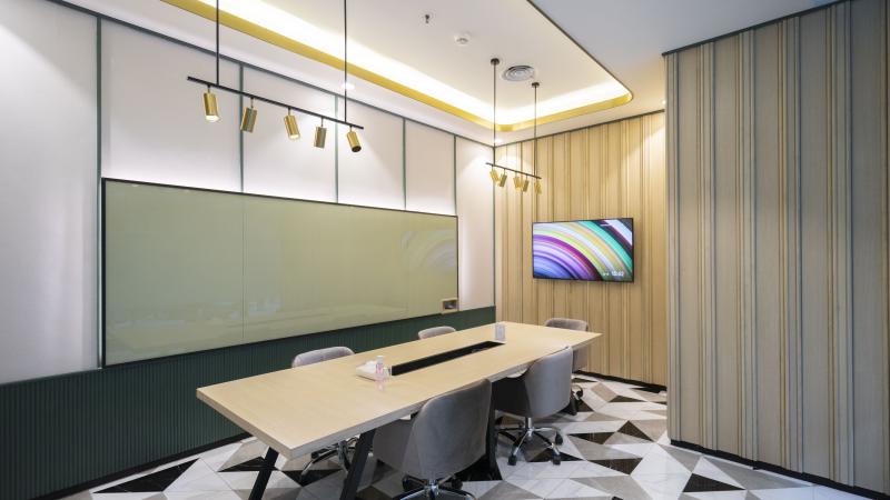 Meeting Room (10 pax) Gambar 2