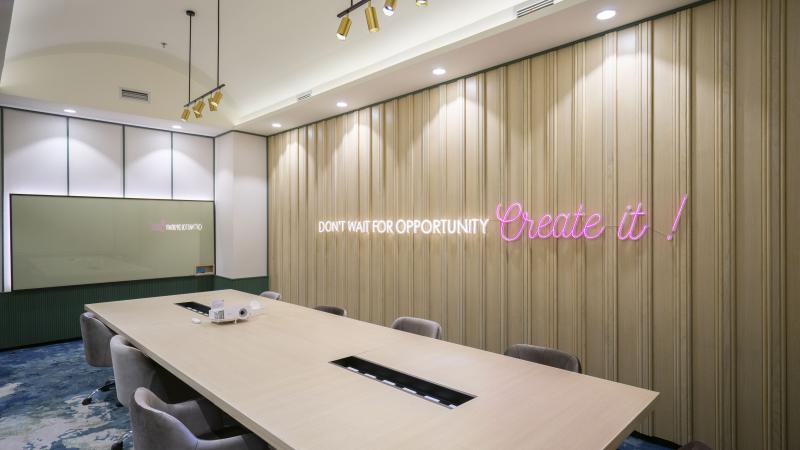 Meeting Room (10 pax) Gambar 3