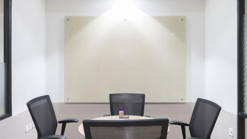Meeting Room (8 pax) Gambar 5