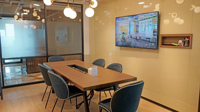 Meeting Room (8 pax) Gambar 1