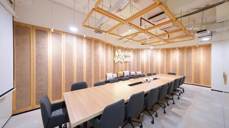 Meeting Room (8 pax) Gambar 3