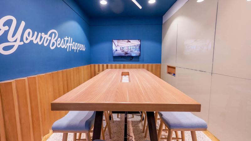 Meeting Room (8 pax) Gambar 2
