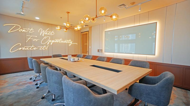 Meeting Room (8 pax) Gambar 4