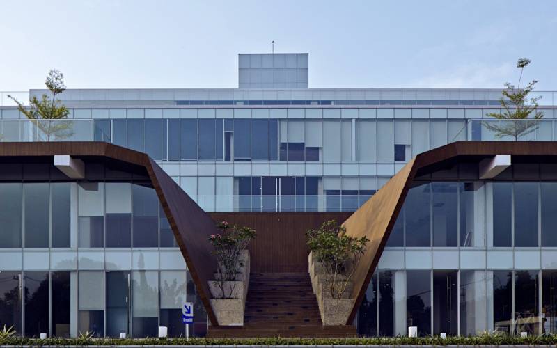 GRADIA Boutique Office - Grha Adhi Media Office Park