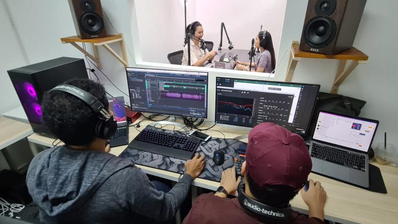 Podcast Studio Gambar 2