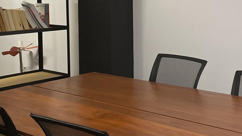 Serviced Office (8 pax) Gambar 2