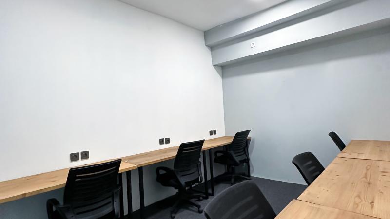Serviced Office (2-4 pax) Gambar 2