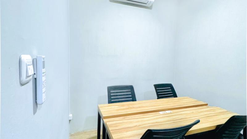 Meeting Room (12 pax) Gambar 1