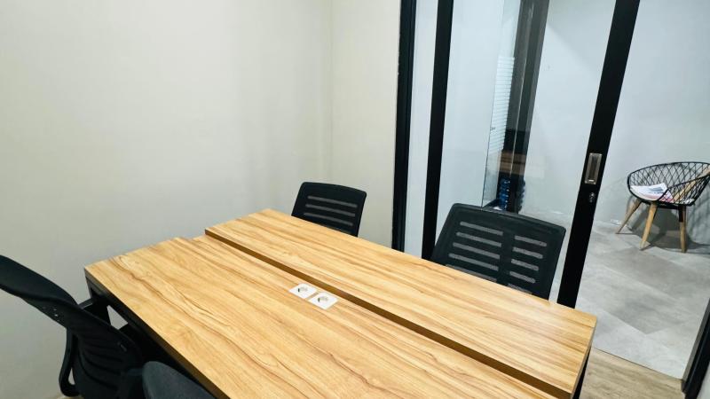 Meeting Room (12 pax) Gambar 3