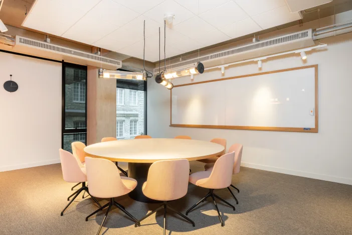 Regus - AIA Central Gambar 2