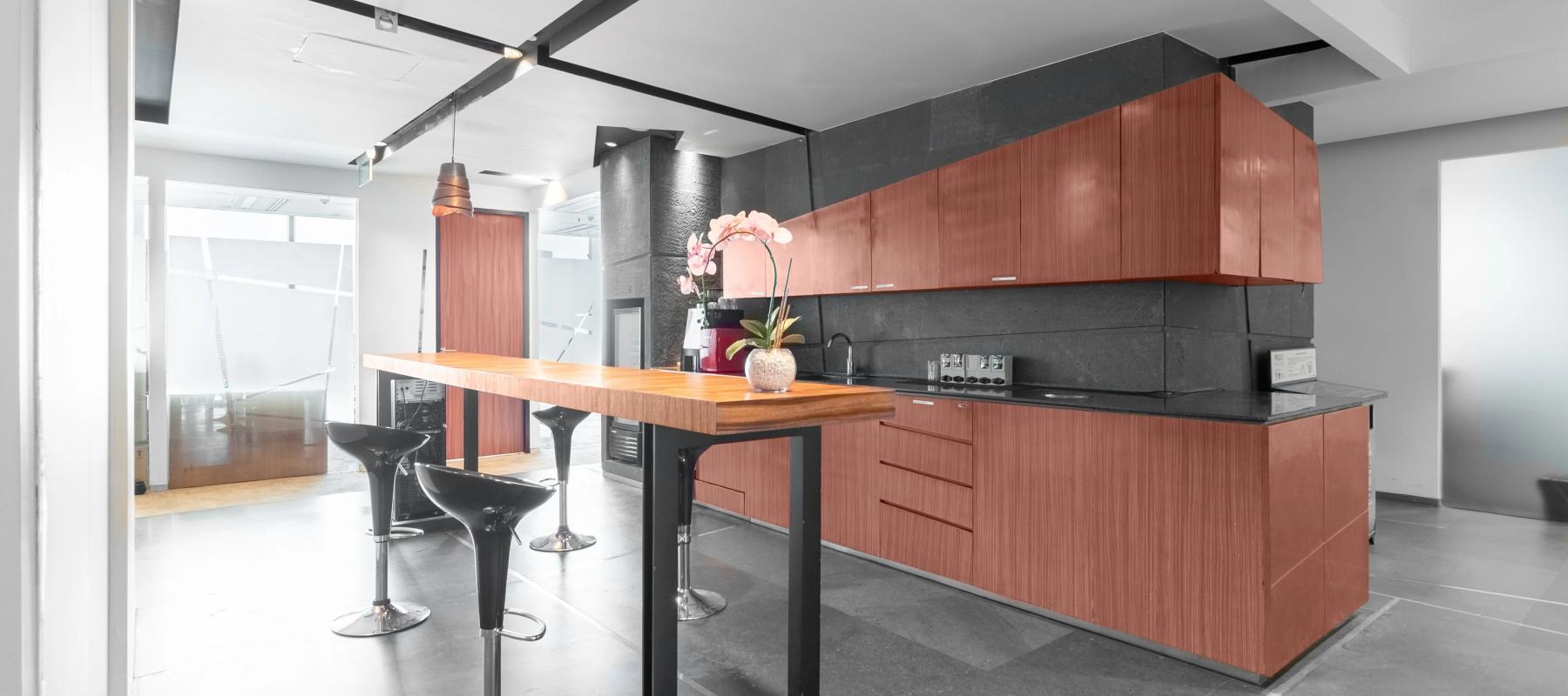 Regus - DBS Bank Tower Gambar 2