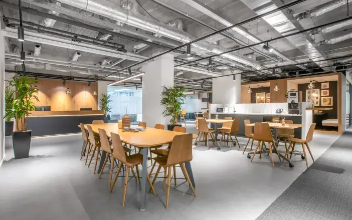 Regus - JB Tower