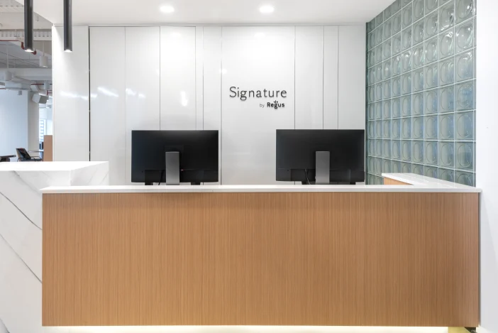Regus - South Quarter Gambar 2