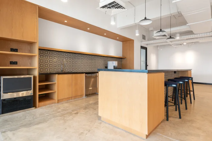 Regus - South Quarter Gambar 3